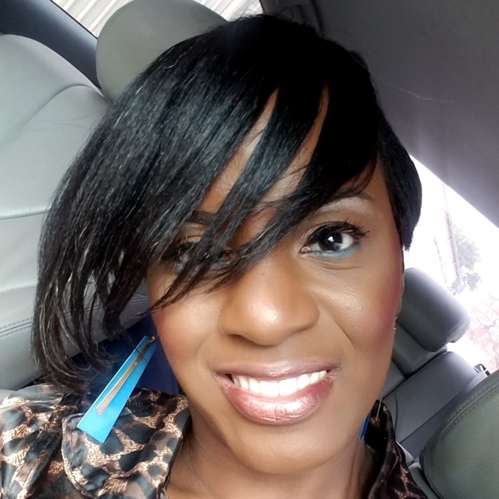Meet your Posher, Monique